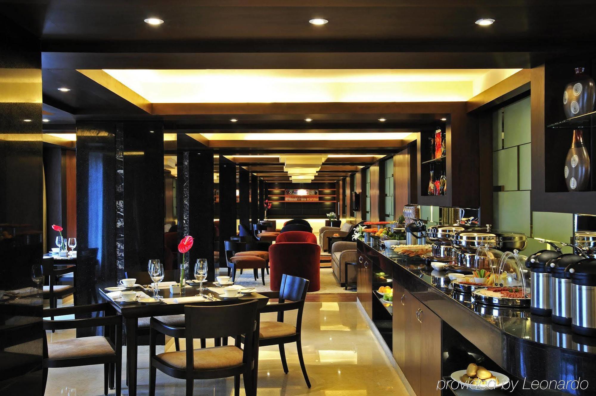 Hotel Taj Club House Chennai Restauracja zdjęcie